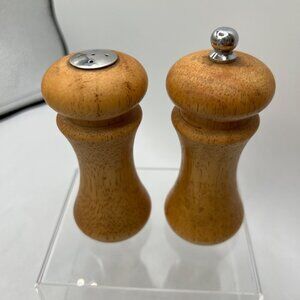Mr. dudley Vintage Wooden Salt Pepper Grinder Shaker